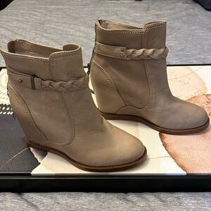 Johnston & Murphy women’s wedge boots